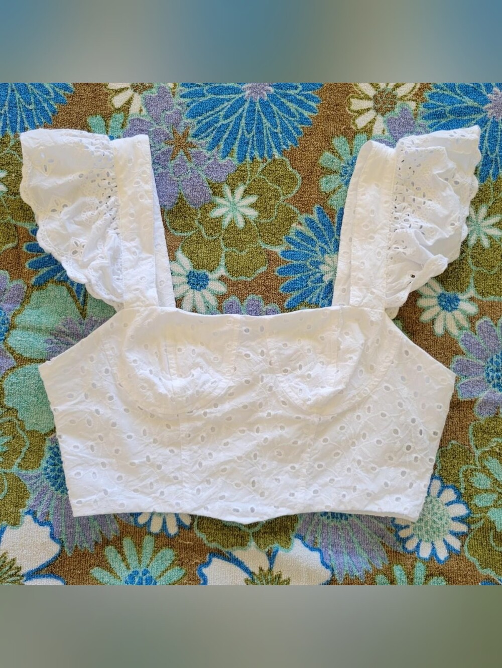 Lee | Eyelet Crop Top